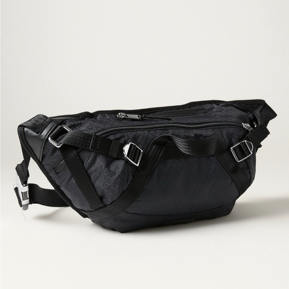 Athleta EXCURSION LARGE BELT BAG NWT - Picture 1 of 10